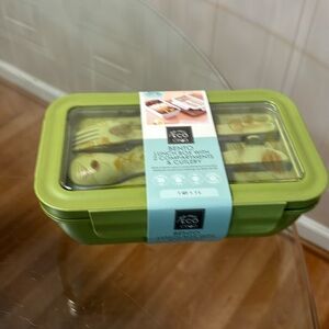Brand New Bento  Lunch Box With 2 Compartments & Cutlery .